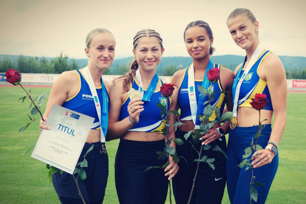 Štafeta dívek Osičková, Šímová, Mwanyolo, Piškulová