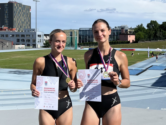 Katka Osičková a Mirka Hanzalíková
